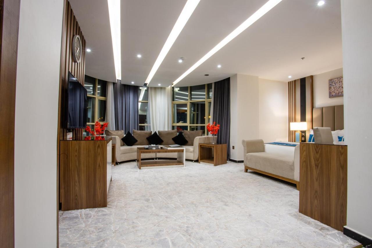 Golden Bujari Hotel - Diyafa Khamis Mushait Esterno foto